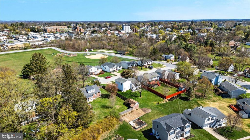 Image 40 of property listing at 1198 N CARROLL ST, Hampstead, MD 21074