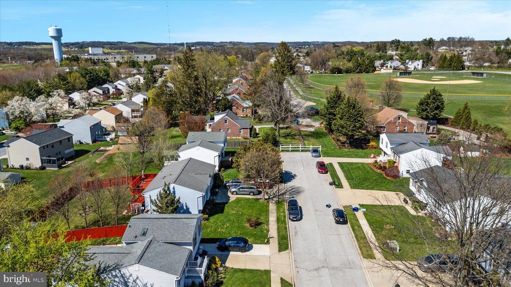 Image 43 of property listing at 1198 N CARROLL ST, Hampstead, MD 21074