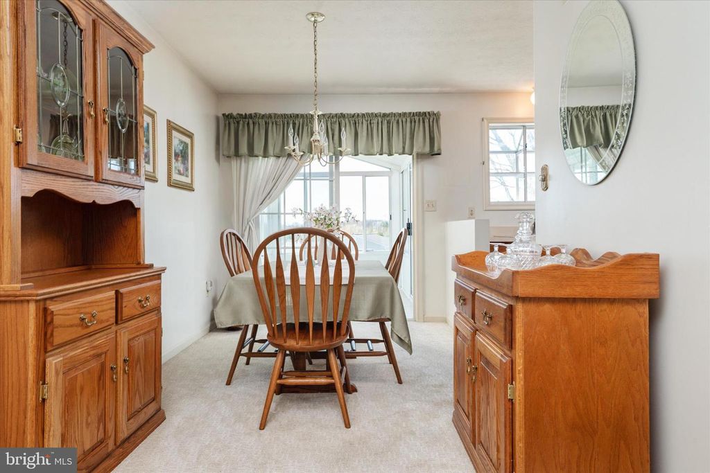 Image 7 of property listing at 1198 N CARROLL ST, Hampstead, MD 21074