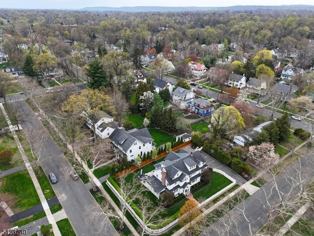 611 Bradford Ave, Westfield Town, NJ 07090