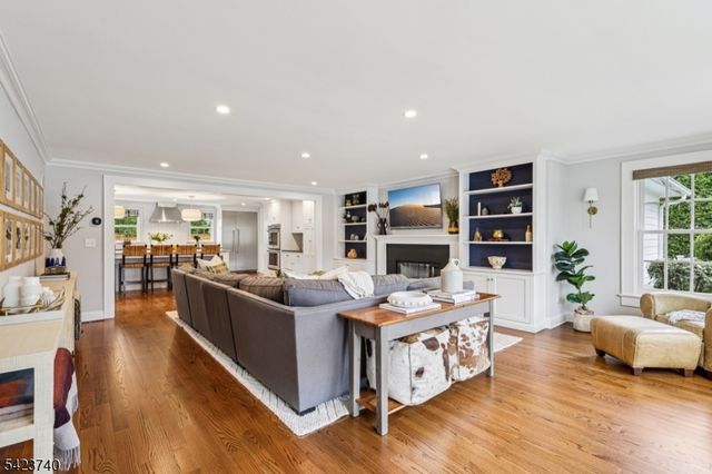 611 Bradford Ave, Westfield Town, NJ 07090