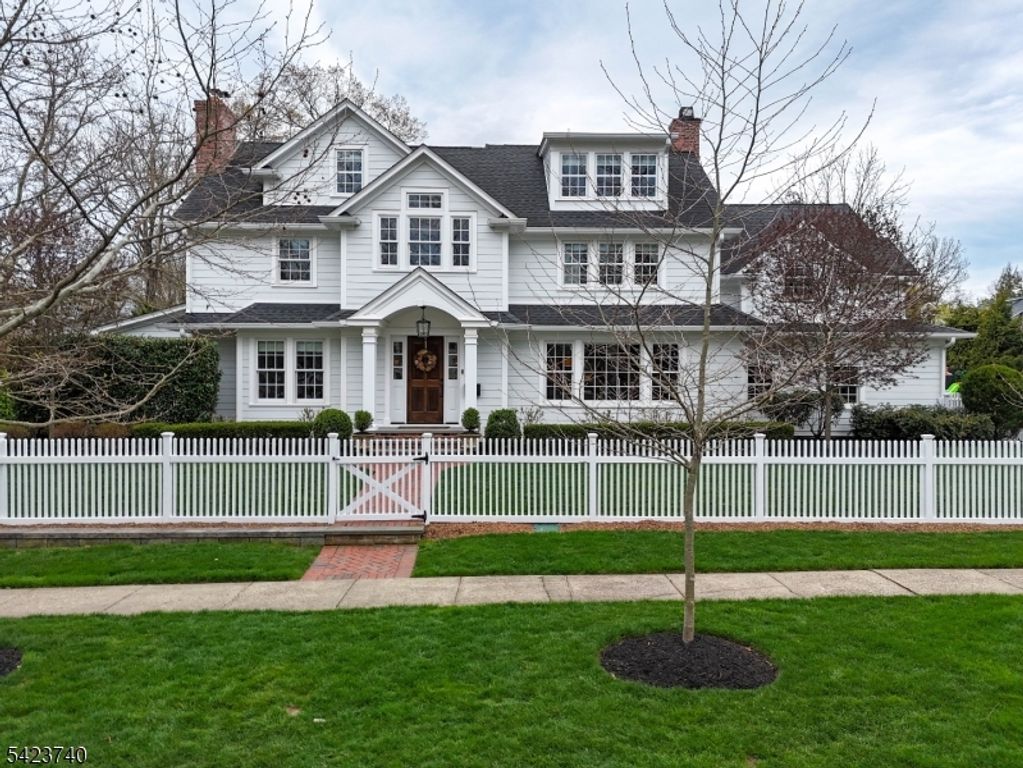 611 Bradford Ave, Westfield Town, NJ 07090