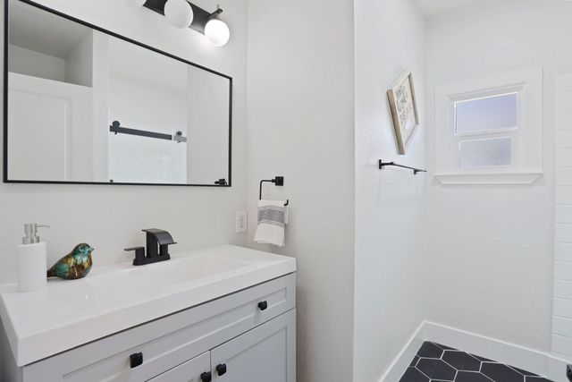 5501 2nd Ave, Sacramento, CA 95817