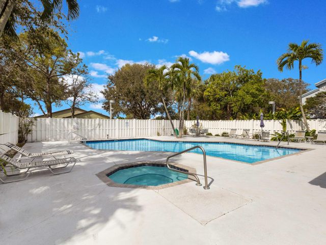 9810 Nickels Boulevard, Boynton Beach, FL 33436