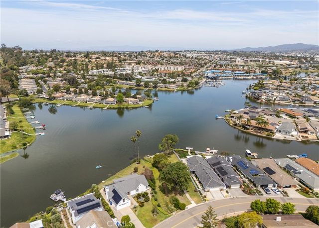 1327 San Julian Dr, San Marcos, CA 92078