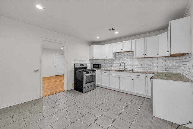 44 S 71st East Avenue, Tulsa, OK 74112