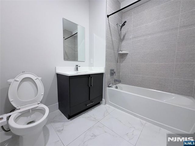 1685 Bergen Boulevard 412, Fort Lee, NJ 07024