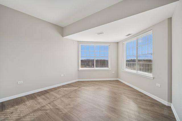 2220 Founders Drive 325, Northbrook, IL 60062