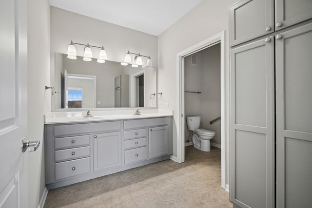 2220 Founders Drive 325, Northbrook, IL 60062