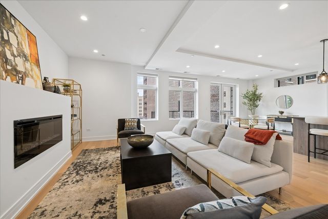 434 W Melrose Street 602, Chicago, IL 60657