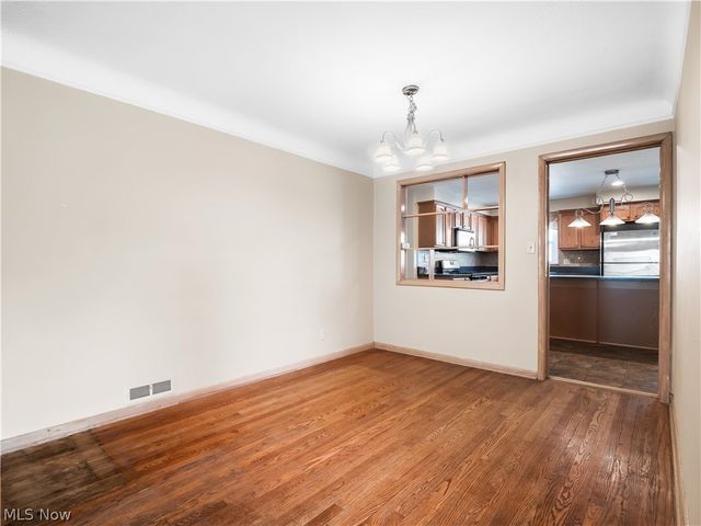 4810 Fairlawn Road, Lyndhurst, OH 44124