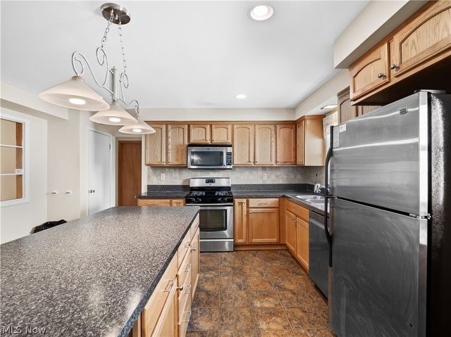 4810 Fairlawn Road, Lyndhurst, OH 44124