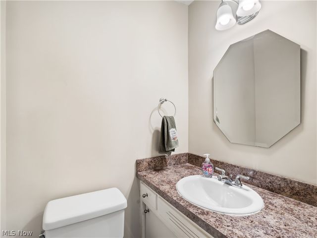 4810 Fairlawn Road, Lyndhurst, OH 44124