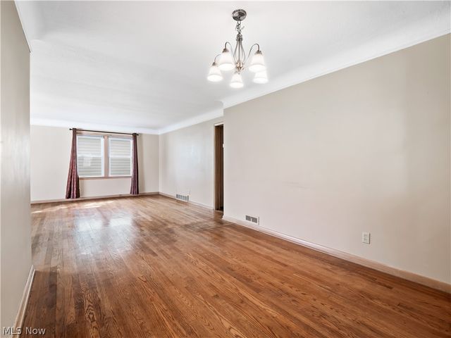 4810 Fairlawn Road, Lyndhurst, OH 44124
