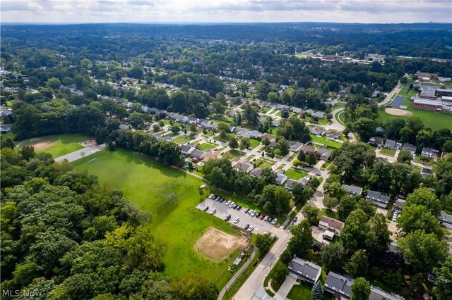 4810 Fairlawn Road, Lyndhurst, OH 44124