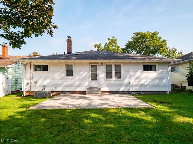 4810 Fairlawn Road, Lyndhurst, OH 44124