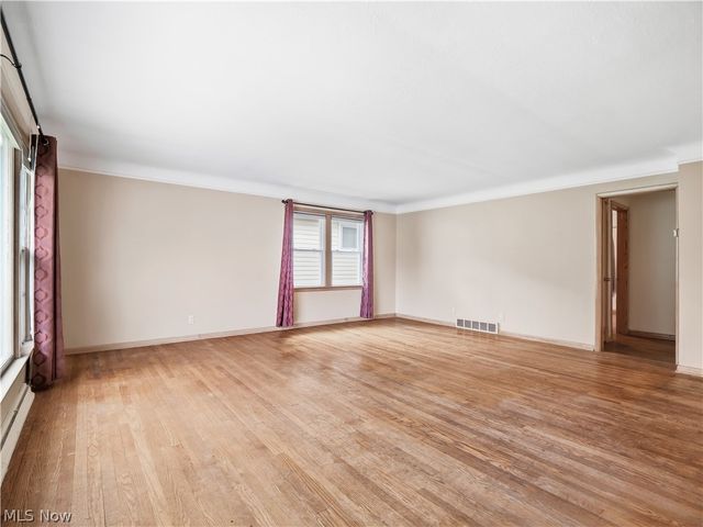 4810 Fairlawn Road, Lyndhurst, OH 44124