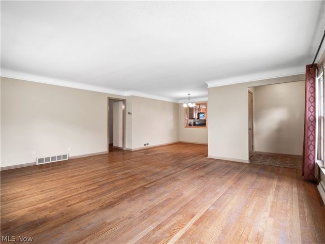 4810 Fairlawn Road, Lyndhurst, OH 44124