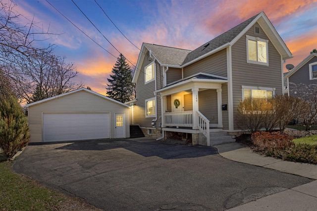 140 Randolph STREET, Burlington, WI 53105