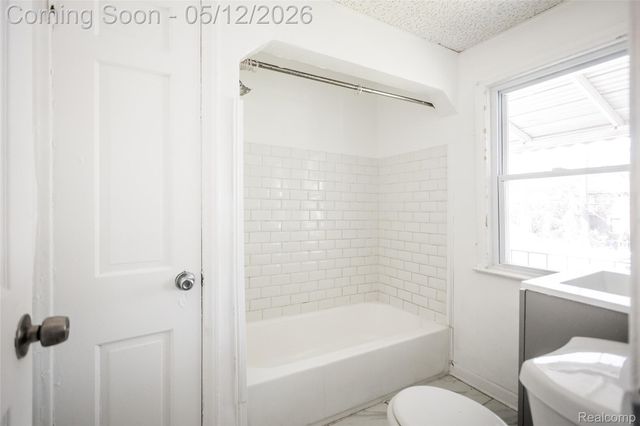 16863 Birwood Street, Detroit, MI 48221
