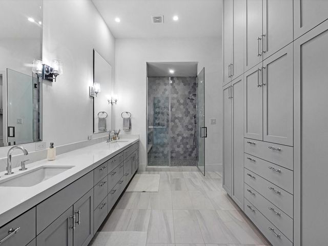 6404 Haskell Street, Houston, TX 77007