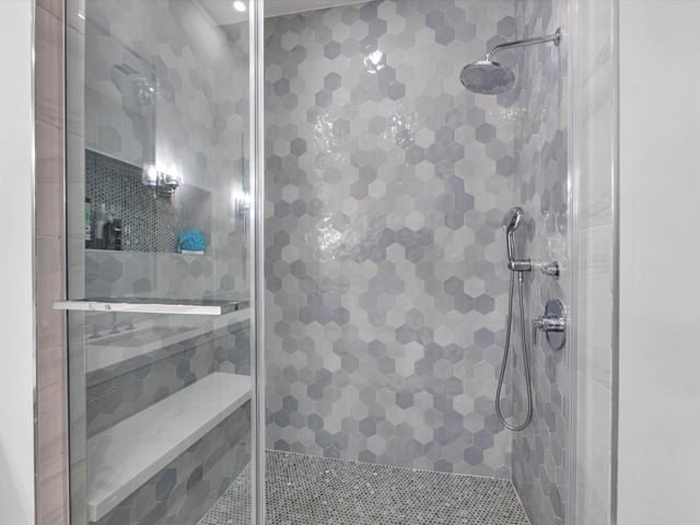 6404 Haskell Street, Houston, TX 77007