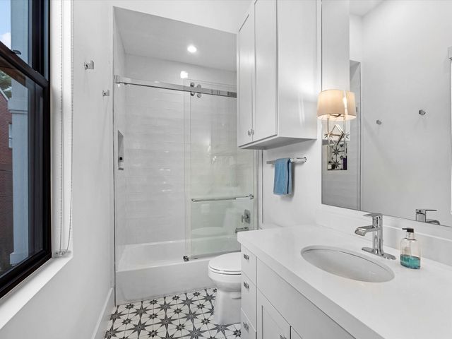 6404 Haskell Street, Houston, TX 77007