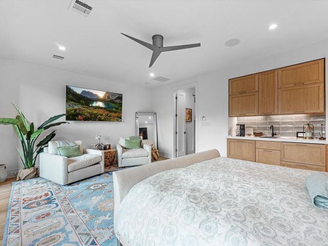 6404 Haskell Street, Houston, TX 77007