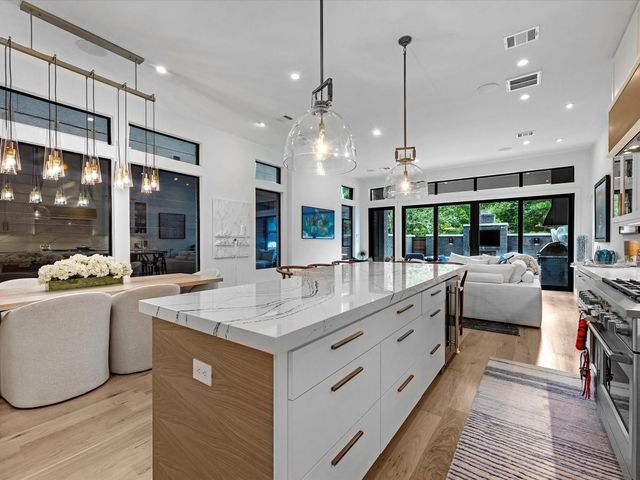 6404 Haskell Street, Houston, TX 77007