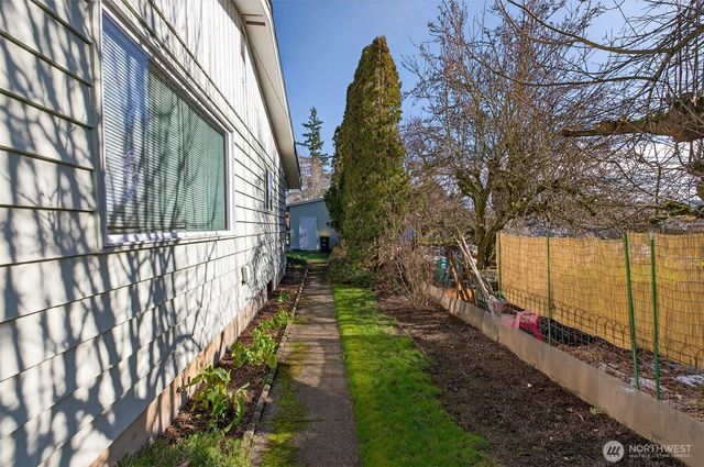 2214 2216 Dean Avenue, Bellingham, WA 98225
