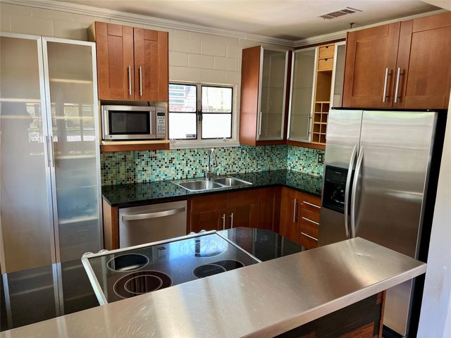 412 W Croslin ST A, Austin, TX 78752