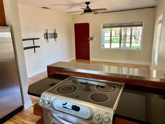 412 W Croslin ST A, Austin, TX 78752