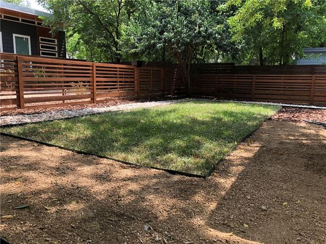 412 W Croslin ST A, Austin, TX 78752