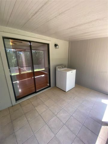 10125 LAKE OAK CIR, Tampa, FL 33624