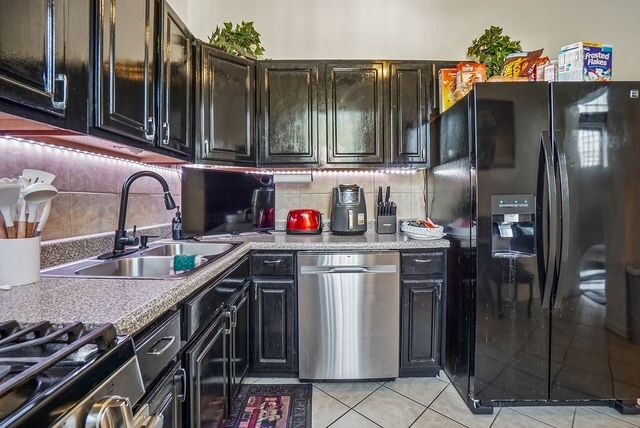 514 W 66th Street, Chicago, IL 60621