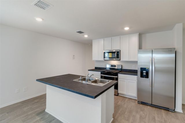 486 Bull Lake CIR, Buda, TX 78610