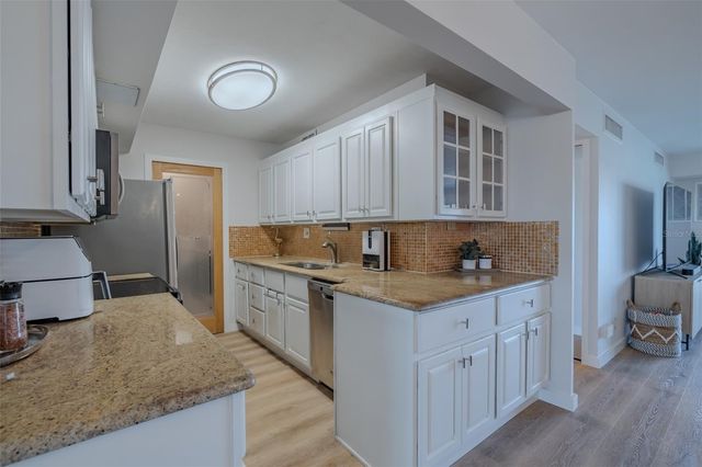 10355 PARADISE BOULEVARD 511, Treasure Island, FL 33706