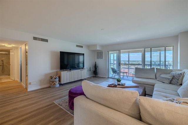 10355 PARADISE BOULEVARD 511, Treasure Island, FL 33706