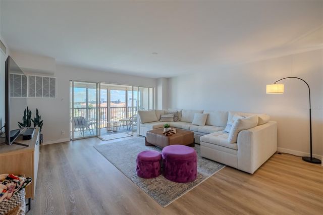 10355 PARADISE BOULEVARD 511, Treasure Island, FL 33706