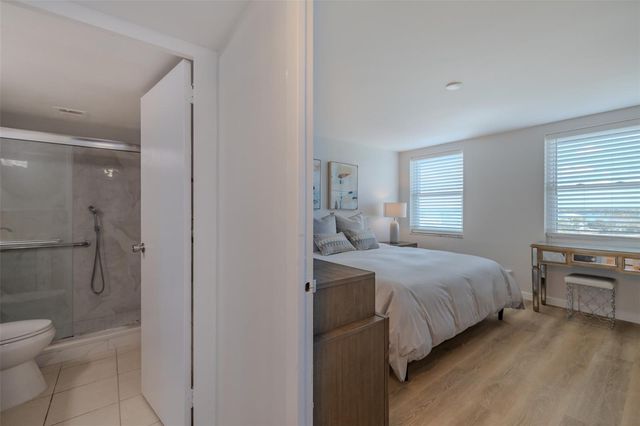 10355 PARADISE BOULEVARD 511, Treasure Island, FL 33706