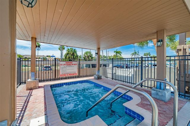 10355 PARADISE BOULEVARD 511, Treasure Island, FL 33706
