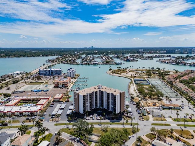 10355 PARADISE BOULEVARD 511, Treasure Island, FL 33706