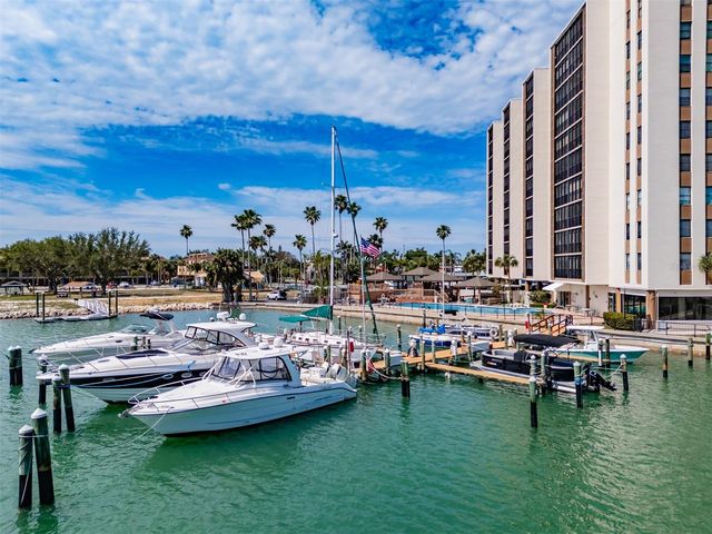 10355 PARADISE BOULEVARD 511, Treasure Island, FL 33706