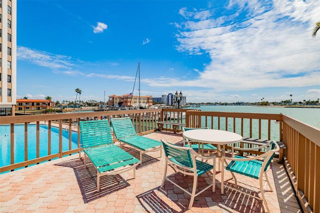 10355 PARADISE BOULEVARD 511, Treasure Island, FL 33706