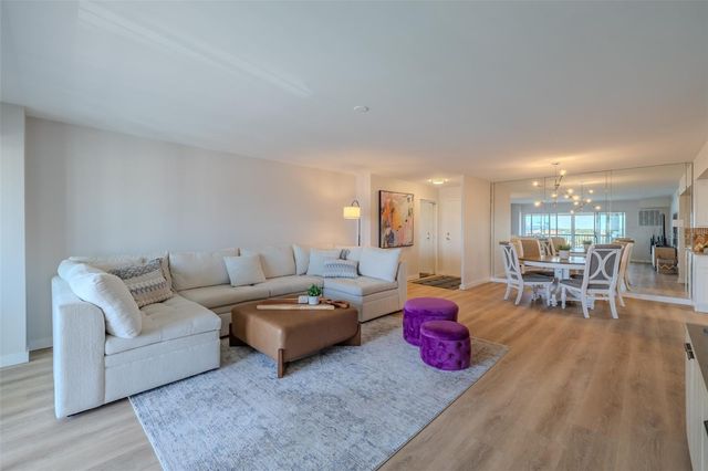 10355 PARADISE BOULEVARD 511, Treasure Island, FL 33706