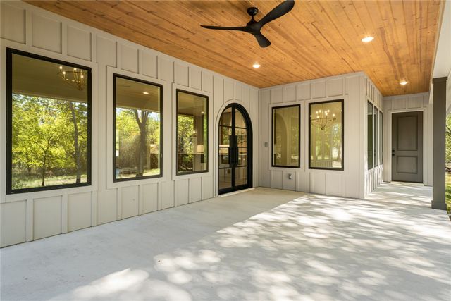 152 N Big Red Way, China Spring, TX 76633