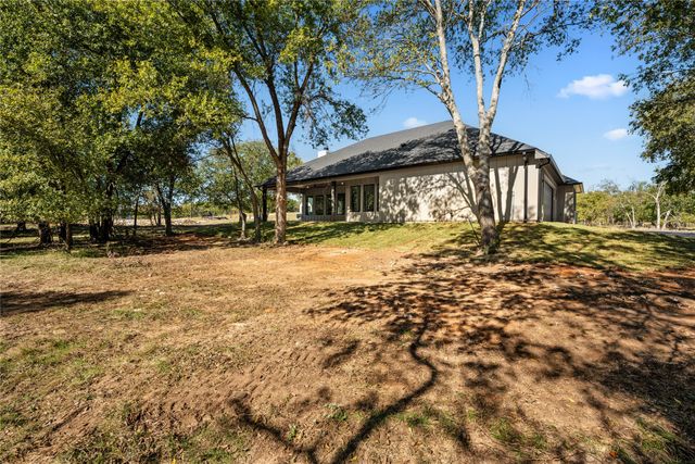 152 N Big Red Way, China Spring, TX 76633