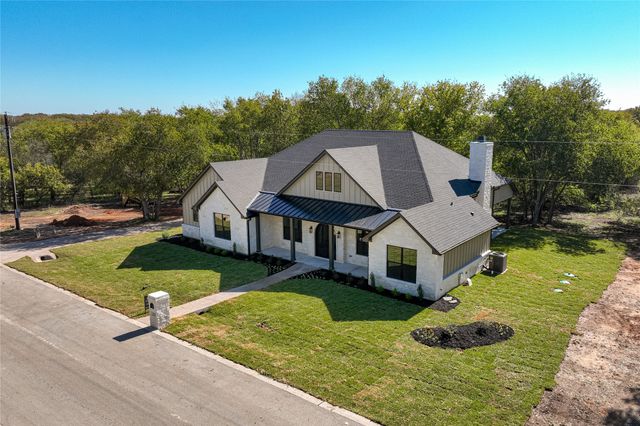 152 N Big Red Way, China Spring, TX 76633