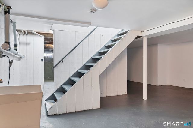 35 Greenfield Drive, Shelton, CT 06484