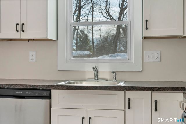 35 Greenfield Drive, Shelton, CT 06484